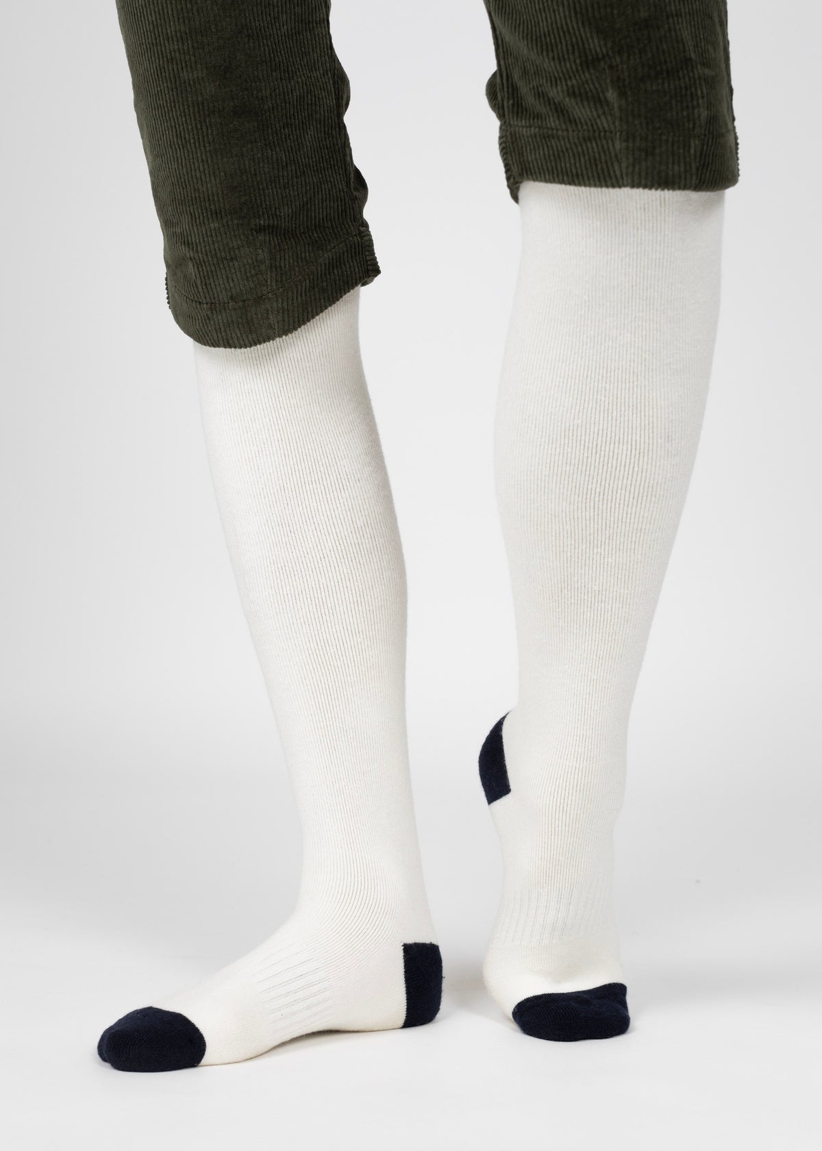 Abel knickers long socks offwhite